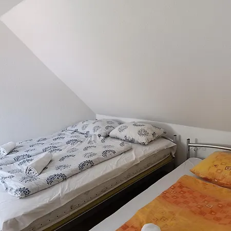 Szines Es Kemences *